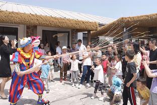 过半场就包夹！东契奇半场只休2分钟10中5砍21分9板5助落后16分